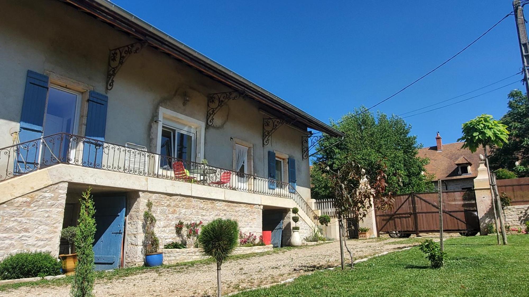 Вилла Les Fontaines Laives Экстерьер фото